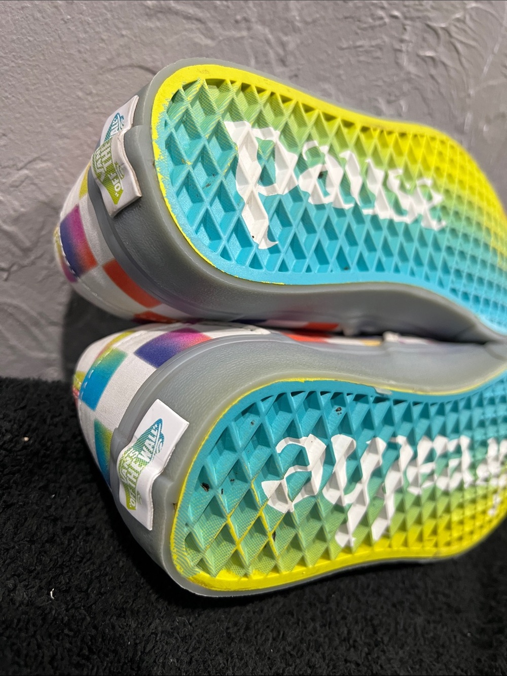 đ„đ„ VANS Cultivate Care Rainbow Checkered Canvas Gum Soles Slip-on Shoes Mens 8.5 - Picture 11 of 12